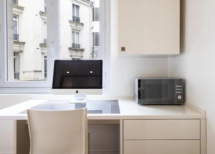 Tiny House St Germain Париж